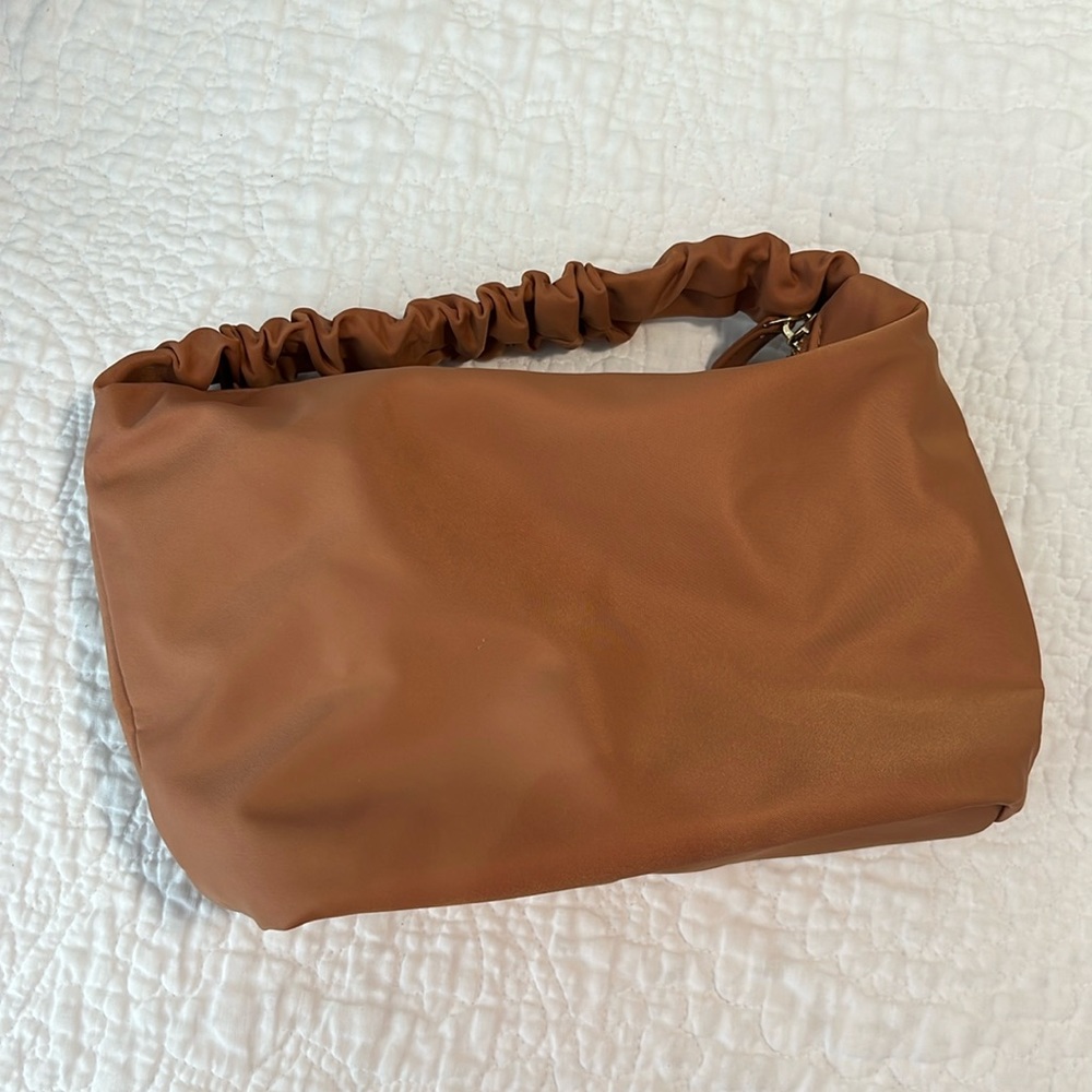 Nylon camel scrunch bag 🤎🤎